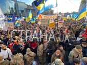 После оглашения вердикта Порошенко у одного из его сторонников прихватило сердце