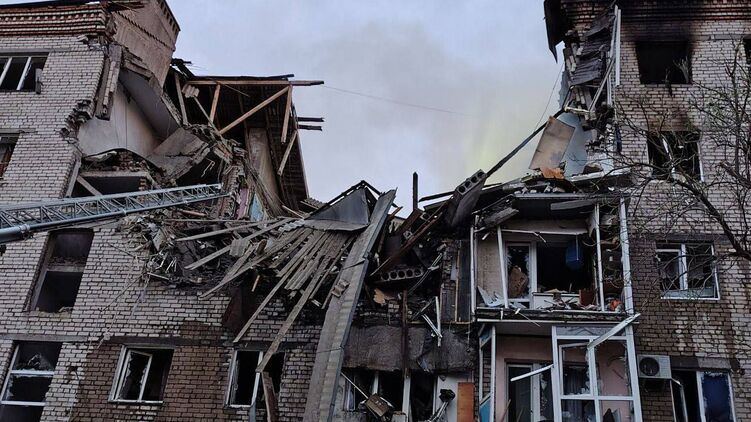 Наслідки нічної атаки РФ. Фото: ДСНС