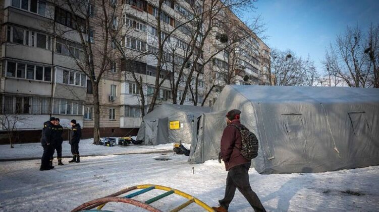 Київ страждає без світла та інших комунальних благ. Фото: ДСНС