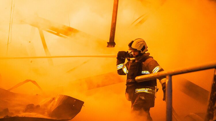 Наслідки удару по складу під Харковом