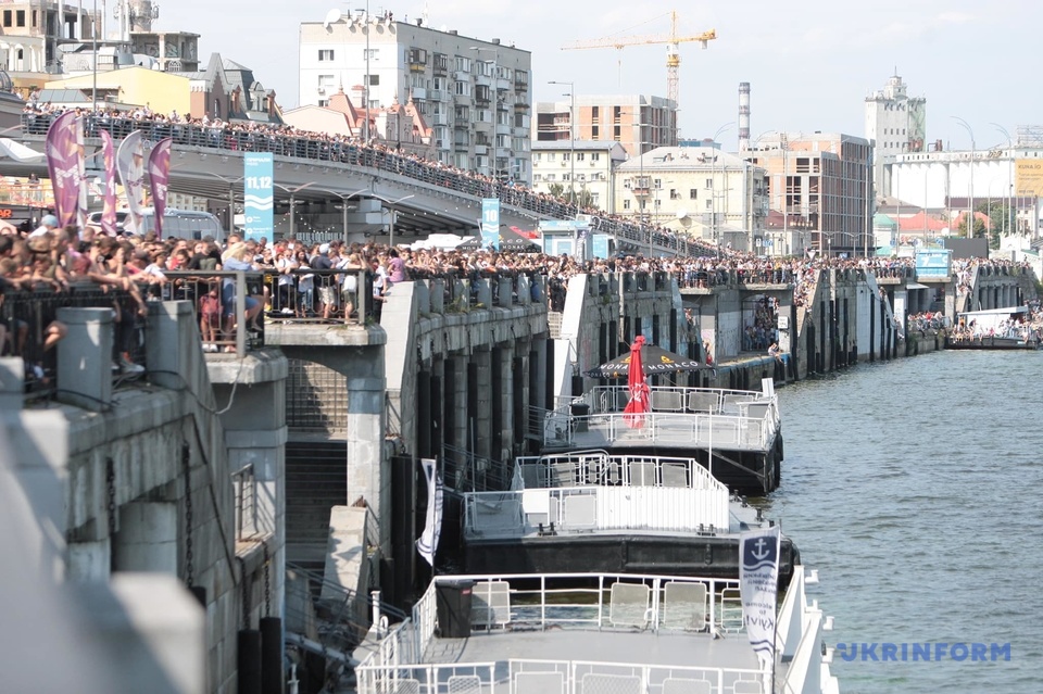 Катера Нацполиции и ВМС приняли участие в параде ко Дню независимости