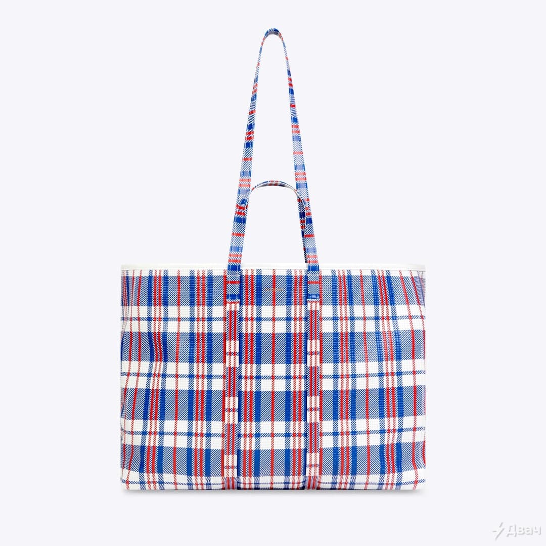 Balenciaga выпустил клетчатую хозяйственную сумку