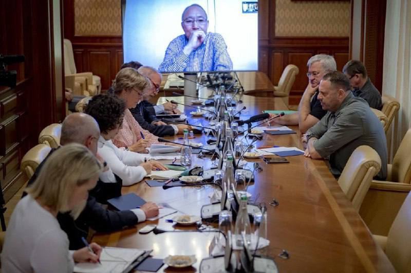 Ермак на встрече с послами Большой семерки