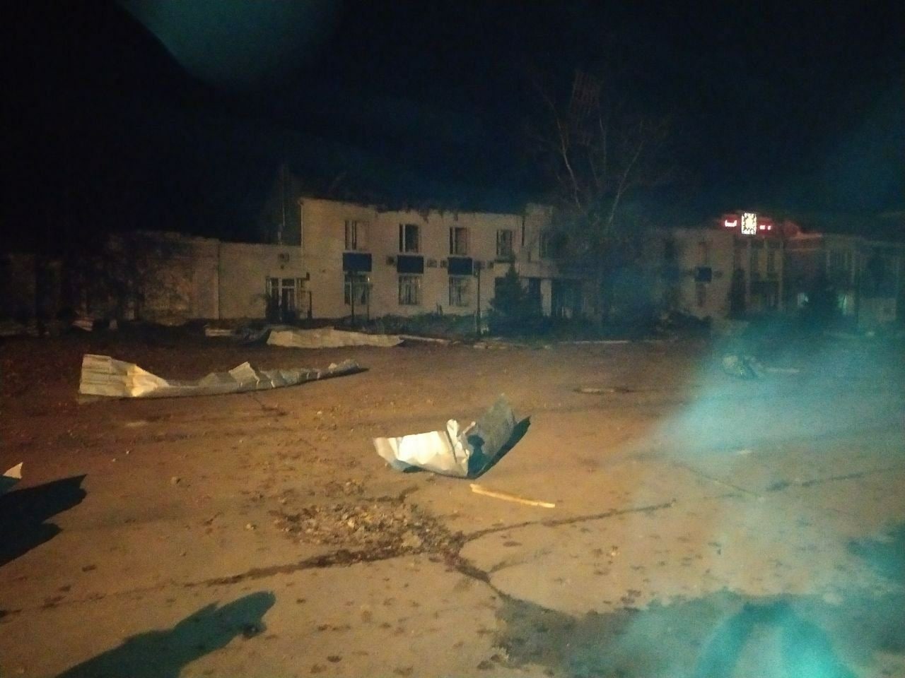 Последствия обстрела химзавода "Стирол" в Горловке