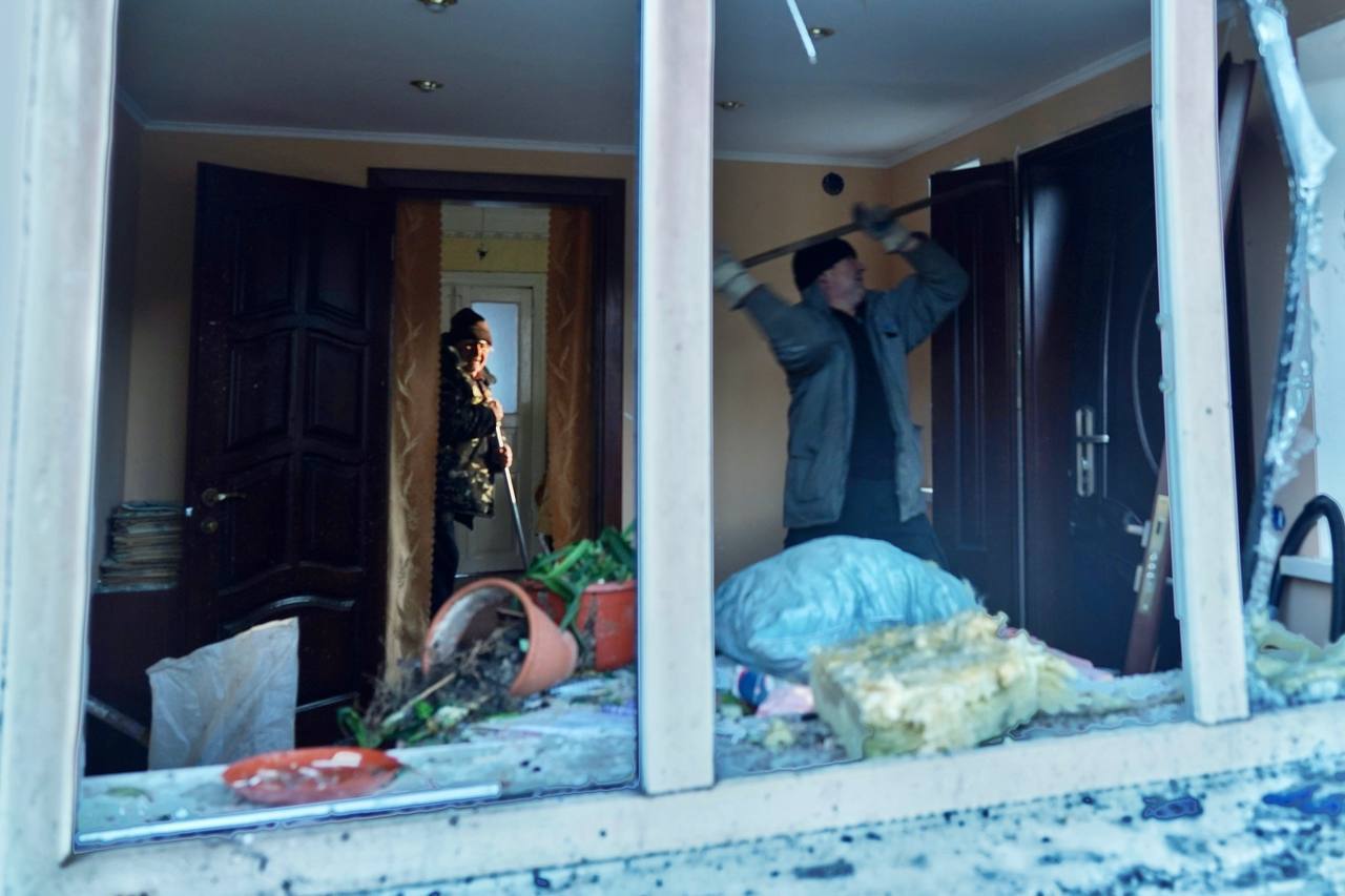 Фото жилого дома в Киевской области, в который попали вражеские дроны. Фото: tg/OleksiyKuleba