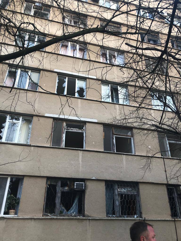 Последствия удара по Херсону, фото 2