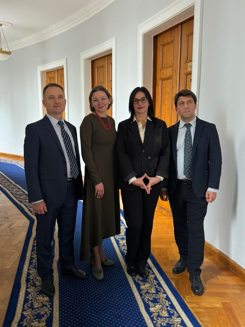 Кандидаты на должность судей КСУ в коридорах Рады