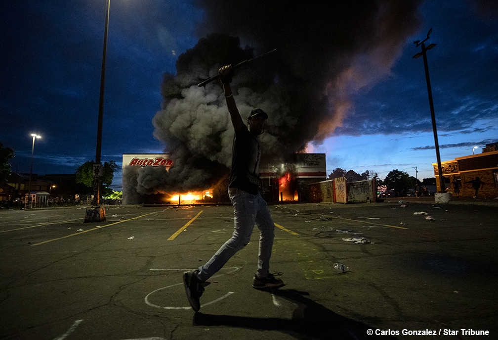 массовые протесты в Миннеаполисе Фото: Carlos Gonzalez/Star Tribune/twitter