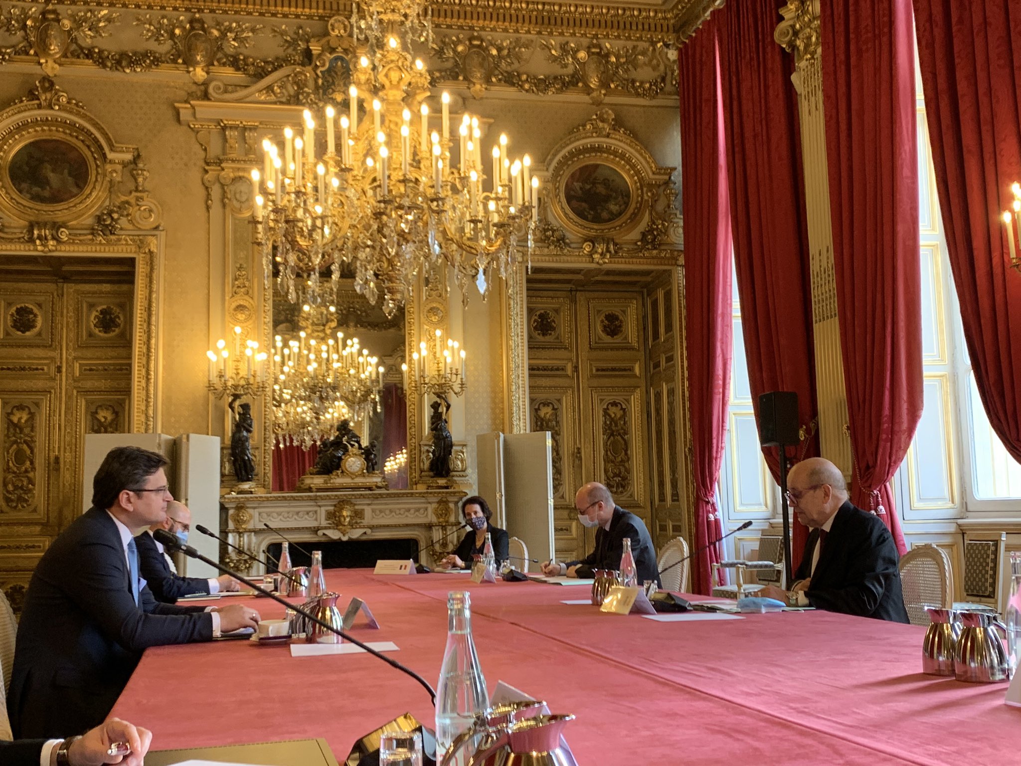 Кулеба встретился с Жан-Ивом Ле Дрианом. Скриншот твиттера