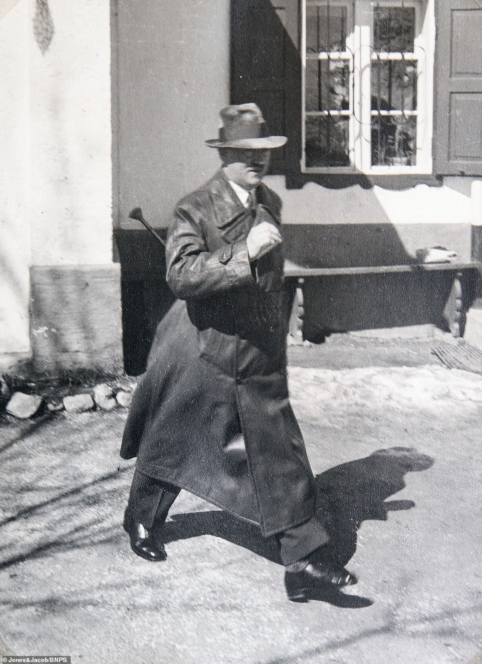 Гитлер в штатском