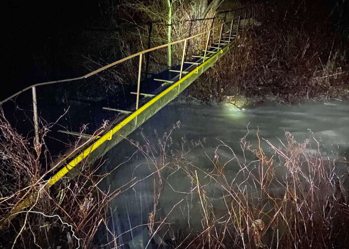 В первую минуту 2021 года спасателям сообщили об утопленники на Закарпатье